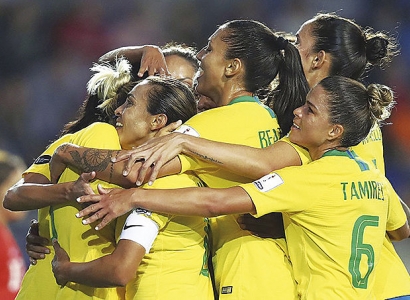 Ano de 2022 registra recordes de públicos no futebol feminino pelo mundo todo 